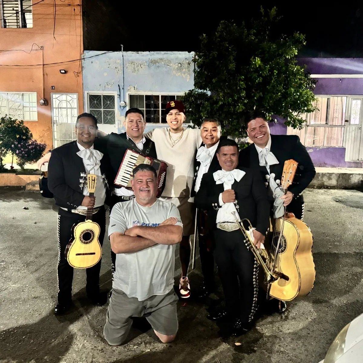 Mariachi Los Príncipes con clientes durante una celebración de cumpleaños en Guadalajara